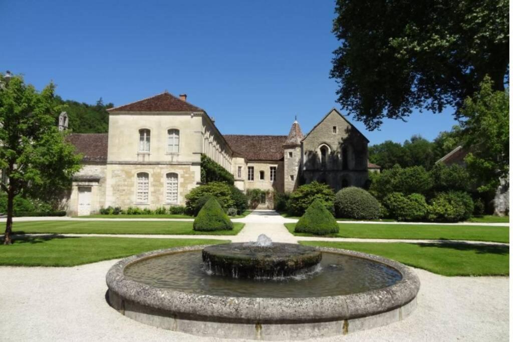 Charmante Maison Bourguignonne Avec Grand Jardin Et Parking Montbard Kültér fotó