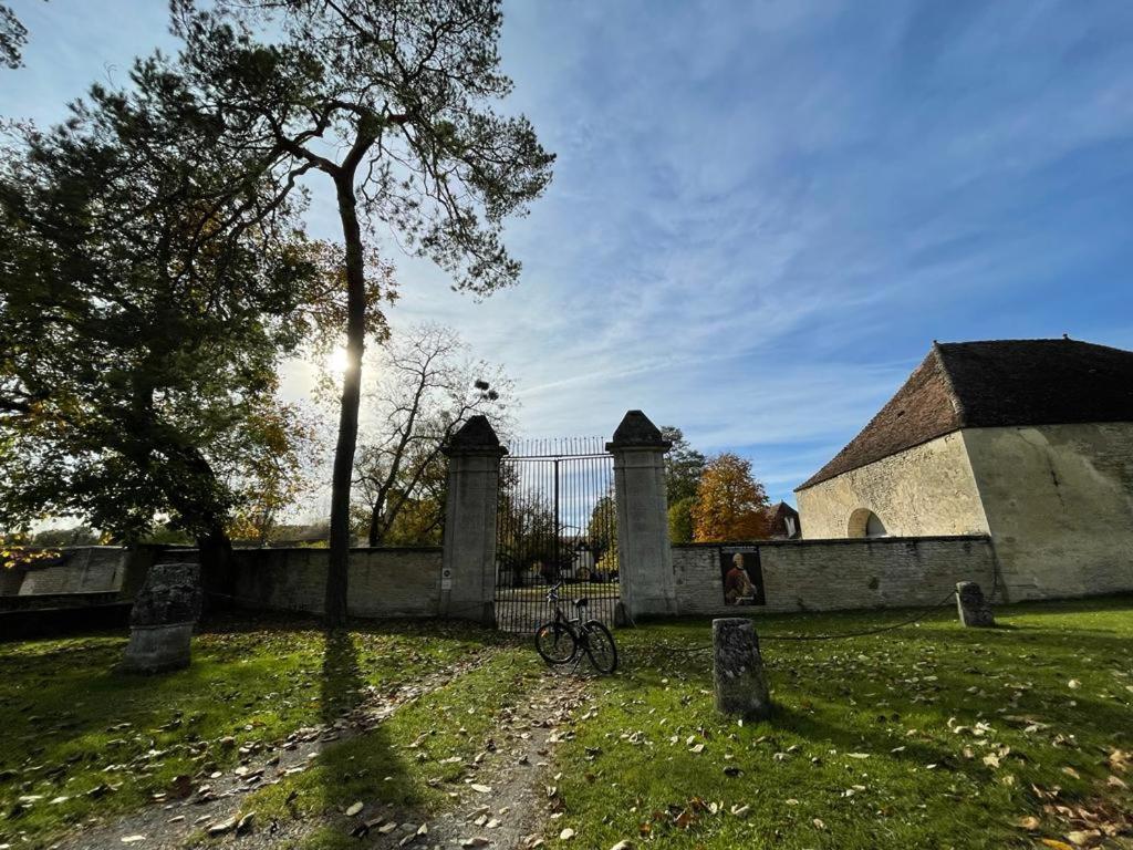 Charmante Maison Bourguignonne Avec Grand Jardin Et Parking Montbard Kültér fotó