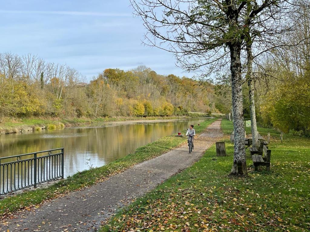 Charmante Maison Bourguignonne Avec Grand Jardin Et Parking Montbard Kültér fotó
